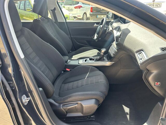 PEUGEOT 308 ALLURE 1.2 E-THP AUTO SPANISH LHD IN SPAIN 40000 MILES SUPERB 2017